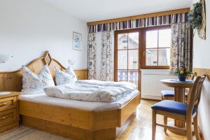 Zweibett- Zimmer